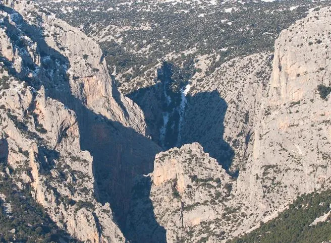 Le pareti verticali della Gola di Gorropu nel Supramonte